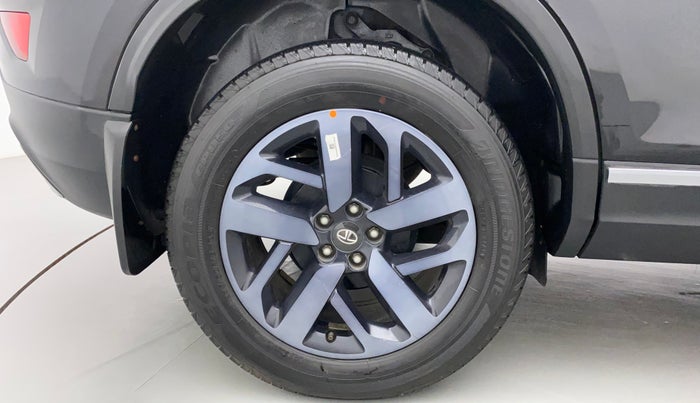 2022 Tata Harrier XZA PLUS 2.0L DARK EDITION, Diesel, Automatic, 9,491 km, Right Rear Wheel