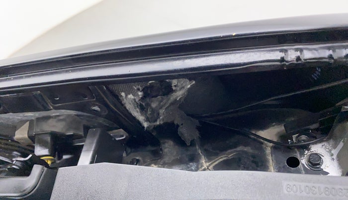 2022 Tata Harrier XZA PLUS 2.0L DARK EDITION, Diesel, Automatic, 9,491 km, Bonnet (hood) - Insulation cover has minor damage