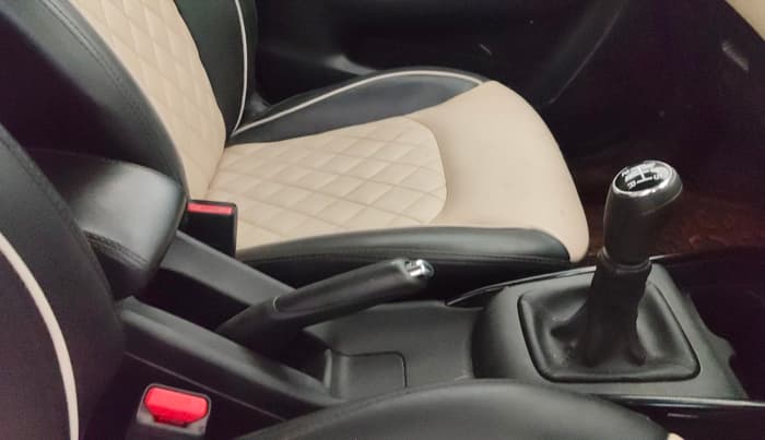 2024 Toyota Glanza G E-CNG, CNG, Manual, 41,375 km, Gear Lever