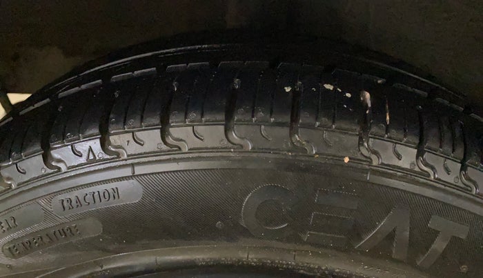 2017 Hyundai Grand i10 SPORTZ (O) 1.2 KAPPA VTVT, Petrol, Manual, 47,654 km, Right Rear Tyre Tread