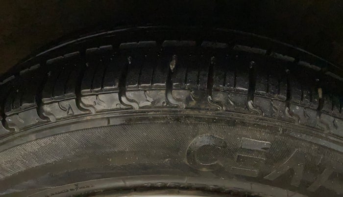 2017 Hyundai Grand i10 SPORTZ (O) 1.2 KAPPA VTVT, Petrol, Manual, 47,654 km, Left Rear Tyre Tread