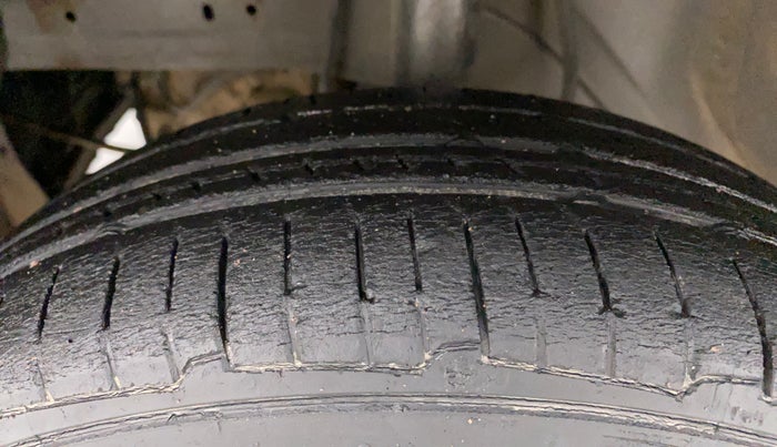 2016 Datsun Go T, Petrol, Manual, 68,083 km, Left Front Tyre Tread