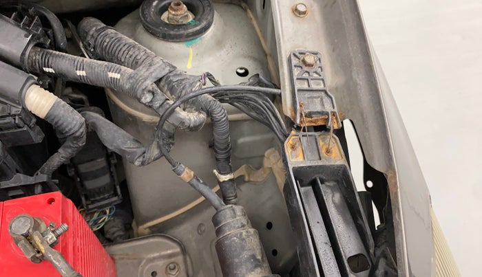 2016 Datsun Go T, Petrol, Manual, 68,083 km, Left headlight - Clamp has minor damage