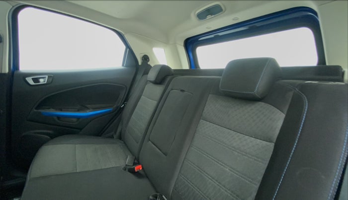 2018 Ford Ecosport 1.5 TITANIUM SIGNATURE TI VCT (SUNROOF), CNG, Manual, 34,393 km, Right Side Rear Door Cabin