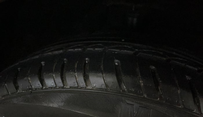 2016 Hyundai Grand i10 SPORTZ 1.2 KAPPA VTVT, Petrol, Manual, 34,584 km, Right Front Tyre Tread