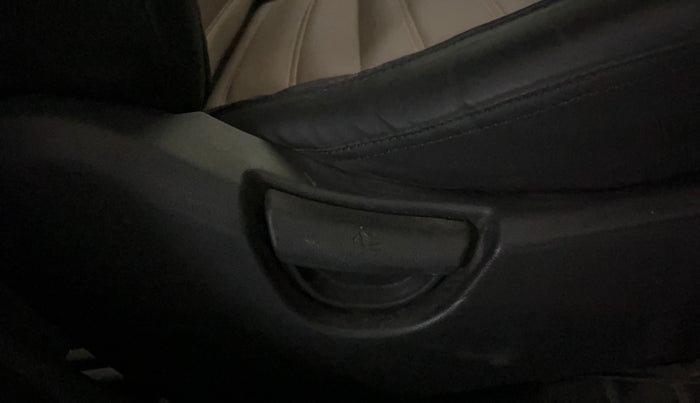 2016 Hyundai Grand i10 SPORTZ 1.2 KAPPA VTVT, Petrol, Manual, 34,584 km, Driver Side Adjustment Panel