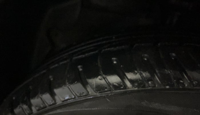 2016 Hyundai Grand i10 SPORTZ 1.2 KAPPA VTVT, Petrol, Manual, 34,584 km, Left Front Tyre Tread