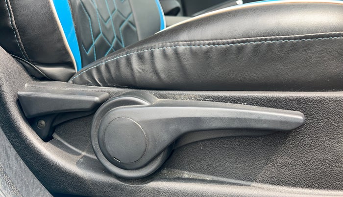 2019 Tata NEXON XZ PLUS PETROL DUAL TONE, Petrol, Manual, 57,266 km, Driver Side Adjustment Panel