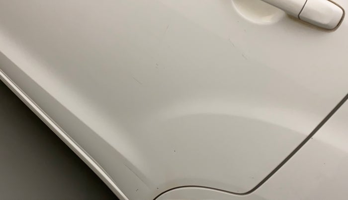 2015 Maruti Ertiga ZXI, Petrol, Manual, 61,987 km, Rear left door - Minor scratches
