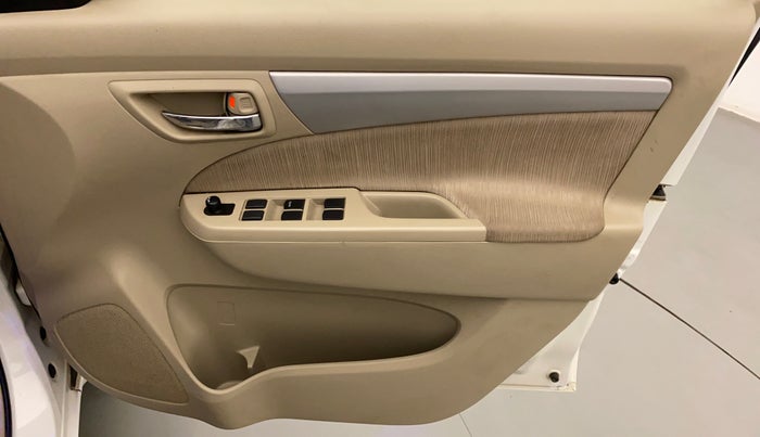 2015 Maruti Ertiga ZXI, Petrol, Manual, 61,987 km, Driver Side Door Panels Control