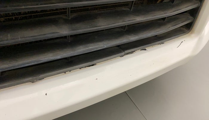 2015 Maruti Ertiga ZXI, Petrol, Manual, 61,987 km, Front bumper - Paint has minor damage