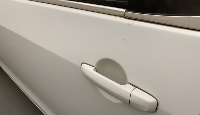 2015 Maruti Ertiga ZXI, Petrol, Manual, 61,987 km, Rear left door - Paint has faded