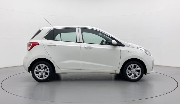 2018 Hyundai Grand i10 MAGNA 1.2 KAPPA VTVT, Petrol, Manual, 52,697 km, Right Side View