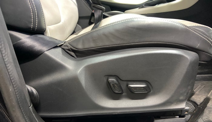 2023 MG ASTOR SHARP 1.5 CVT, Petrol, Automatic, 17,581 km, Driver Side Adjustment Panel