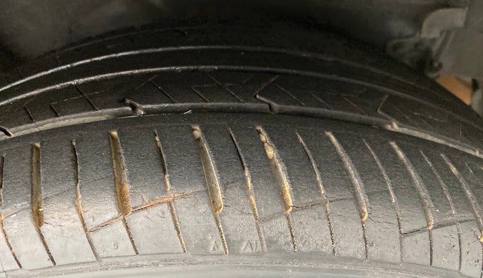 2018 Hyundai Verna 1.6 VTVT SX (O) AT, Petrol, Automatic, 27,507 km, Right Rear Tyre Tread
