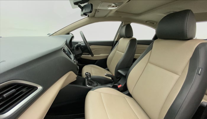 2018 Hyundai Verna 1.6 VTVT SX (O) AT, Petrol, Automatic, 27,507 km, Right Side Front Door Cabin