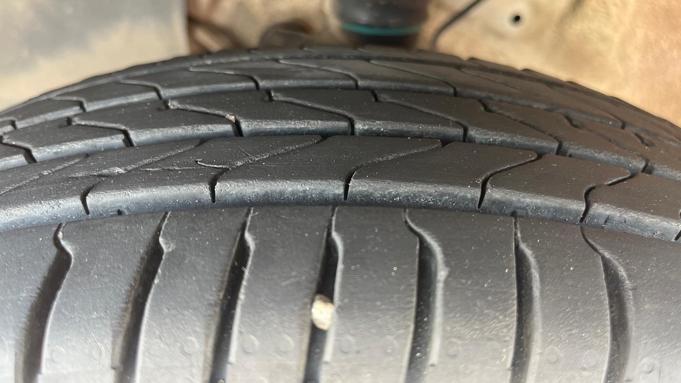2023 Maruti IGNIS ZETA 1.2 AMT, Petrol, Automatic, 60,120 km, Left Front Tyre Tread