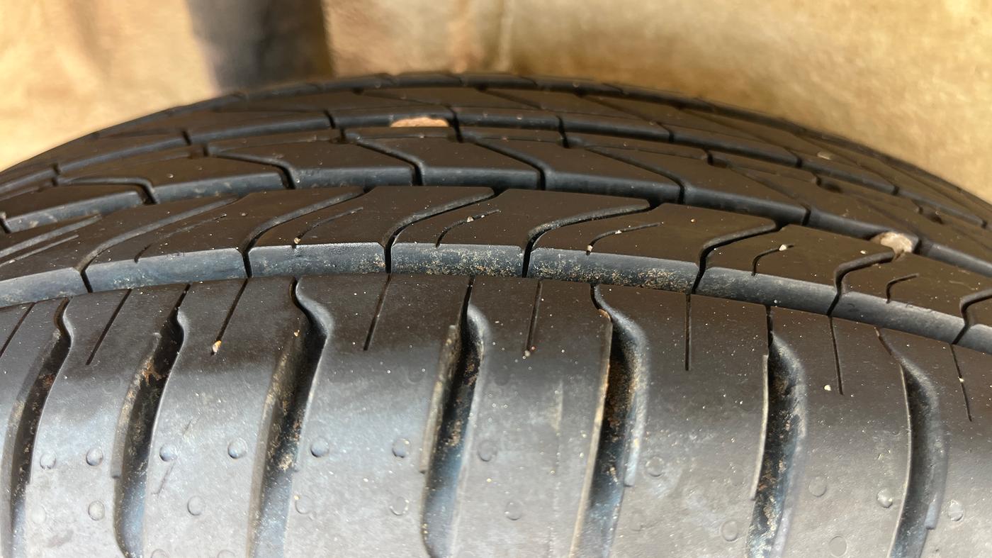 2023 Maruti IGNIS ZETA 1.2 AMT, Petrol, Automatic, 60,120 km, Right Rear Tyre Tread