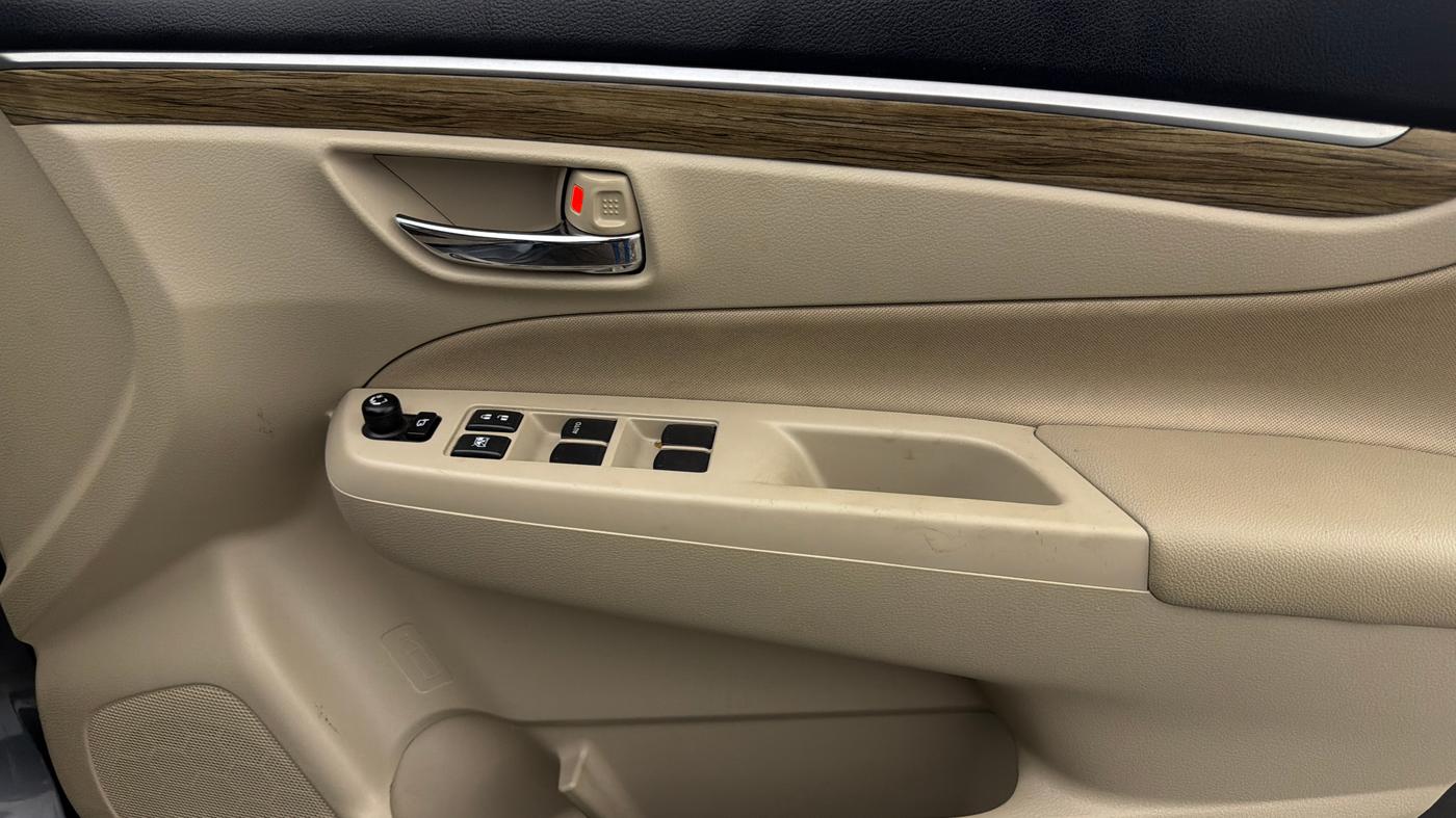 2023 Maruti Ciaz ZETA 1.5 SHVS MT PETROL, Petrol, Manual, 41,406 km, Driver Side Door Panels Control