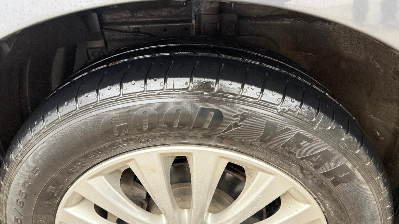 2023 Maruti Ciaz ZETA 1.5 SHVS MT PETROL, Petrol, Manual, 41,406 km, Left Front Tyre Tread