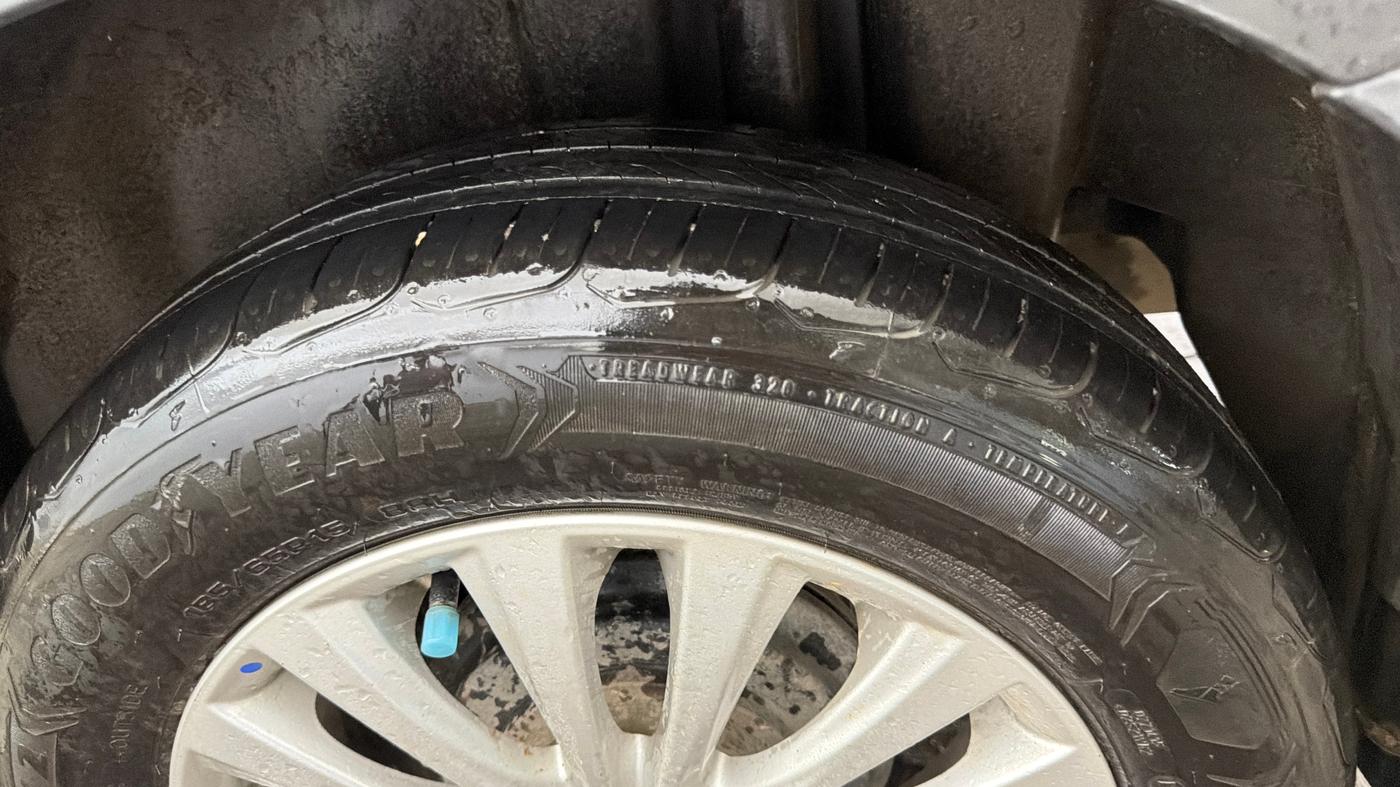 2023 Maruti Ciaz ZETA 1.5 SHVS MT PETROL, Petrol, Manual, 41,406 km, Left Rear Tyre Tread