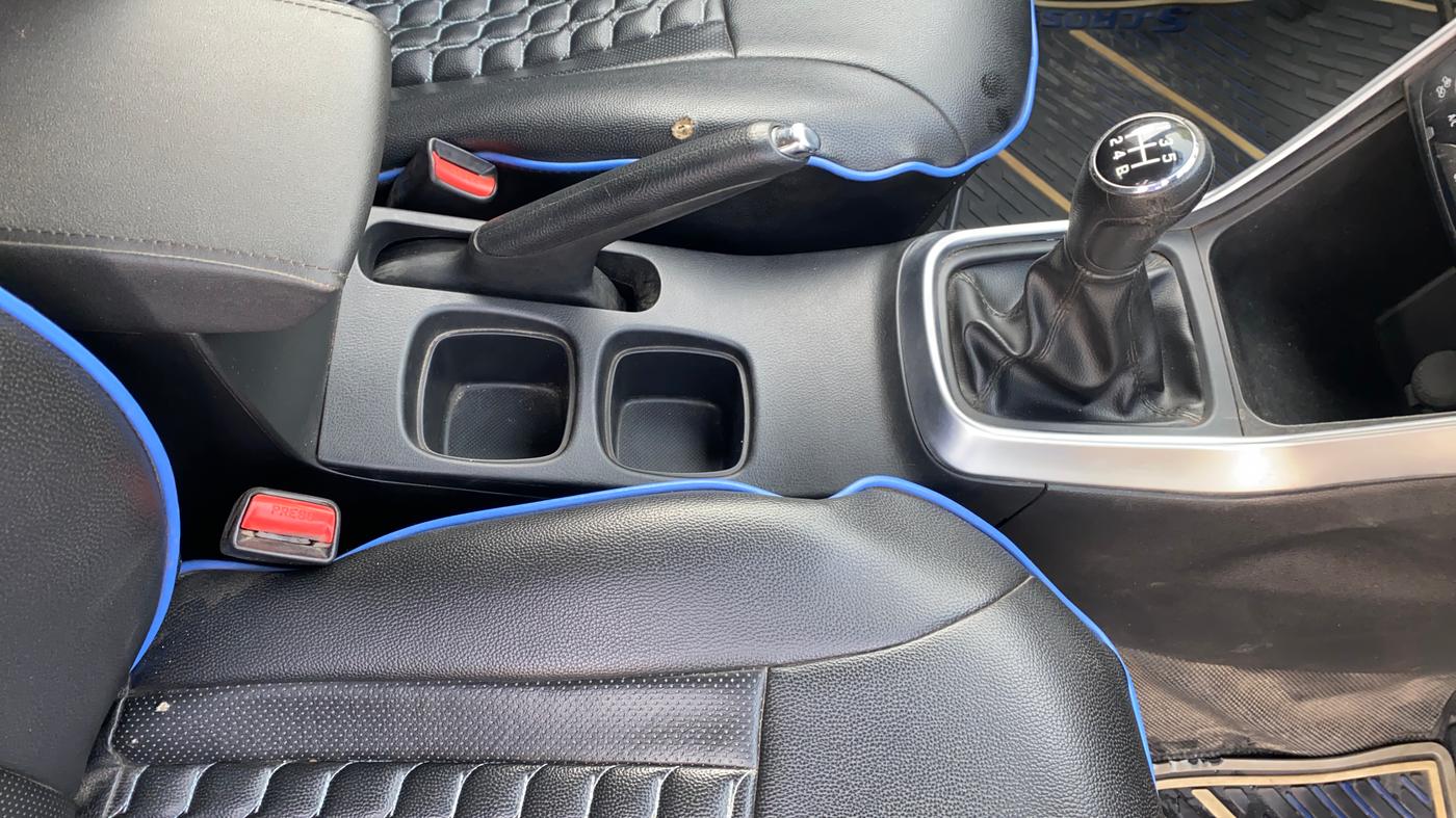 2018 Maruti S Cross ZETA 1.3, Diesel, Manual, 67,465 km, Gear Lever