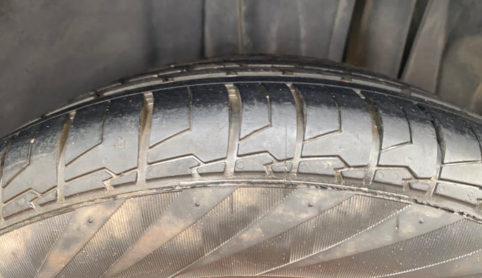 2018 Maruti S Cross ZETA 1.3, Diesel, Manual, 67,465 km, Left Rear Tyre Tread