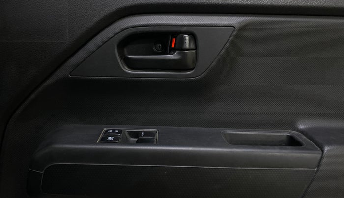 2021 Maruti New Wagon-R LXI CNG (O) 1.0, CNG, Manual, 25,640 km, Driver Side Door Panels Control