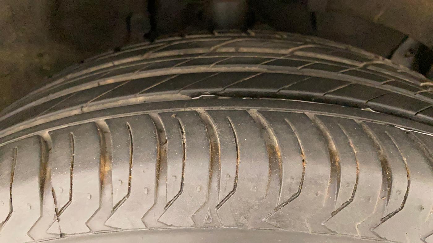 2016 Renault Duster RXL PETROL, Petrol, Manual, 52,198 km, Right Front Tyre Tread