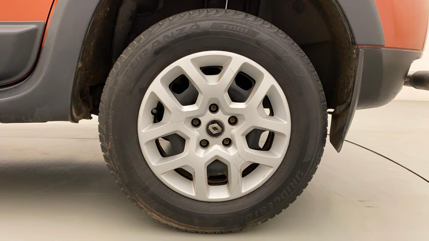 2016 Renault Duster RXL PETROL, Petrol, Manual, 52,198 km, Left Rear Wheel