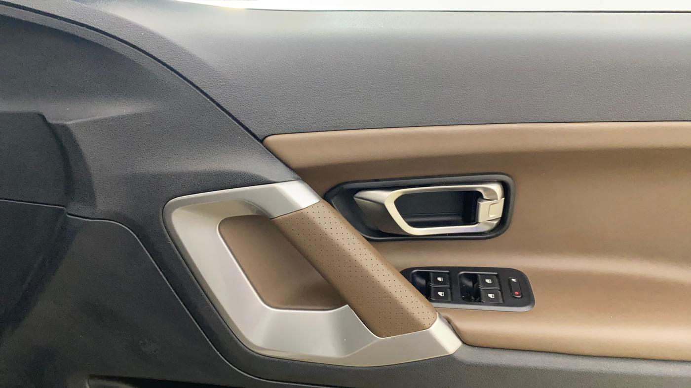 2020 Tata Harrier XZA PLUS 2.0L, Diesel, Automatic, 65,886 km, Driver Side Door Panels Control