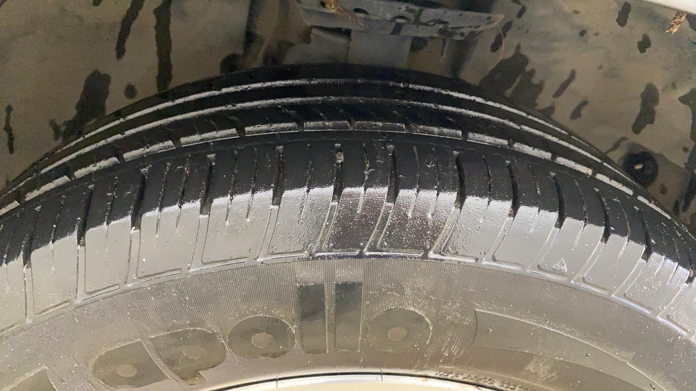 2020 Tata Harrier XZA PLUS 2.0L, Diesel, Automatic, 65,886 km, Right Front Tyre Tread