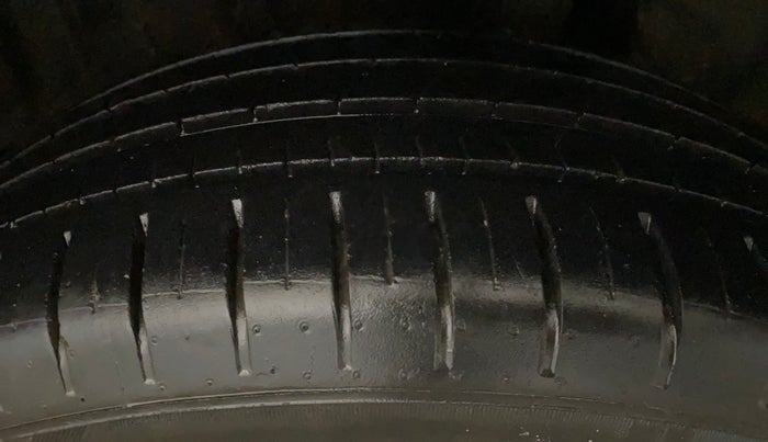 2023 Maruti Baleno ZETA PETROL 1.2, Petrol, Manual, 35,805 km, Left Rear Tyre Tread