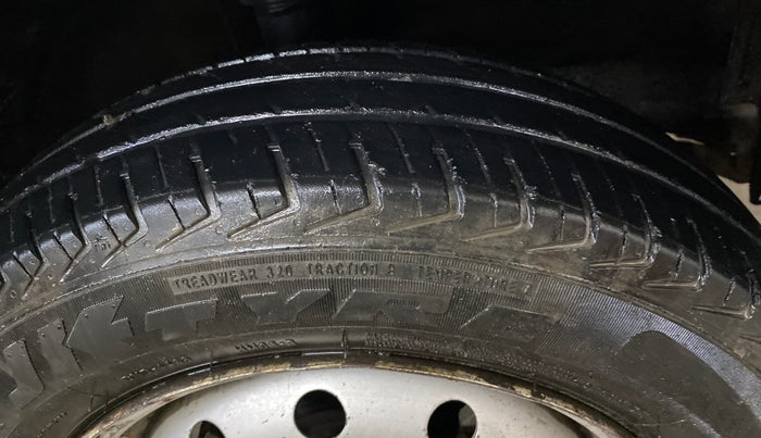 2014 Maruti Wagon R 1.0 LXI CNG, CNG, Manual, 97,945 km, Right Front Tyre Tread