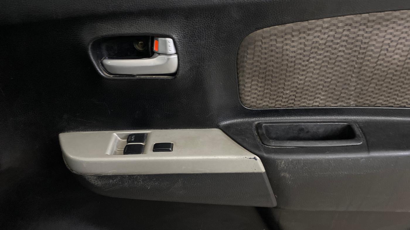 2014 Maruti Wagon R 1.0 LXI CNG, CNG, Manual, 97,945 km, Driver Side Door Panels Control