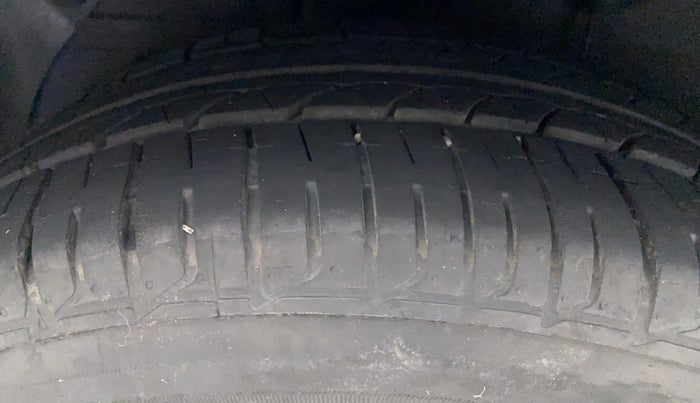 2017 Hyundai Elite i20 ASTA 1.2 (O), Petrol, Manual, 81,726 km, Right Rear Tyre Tread