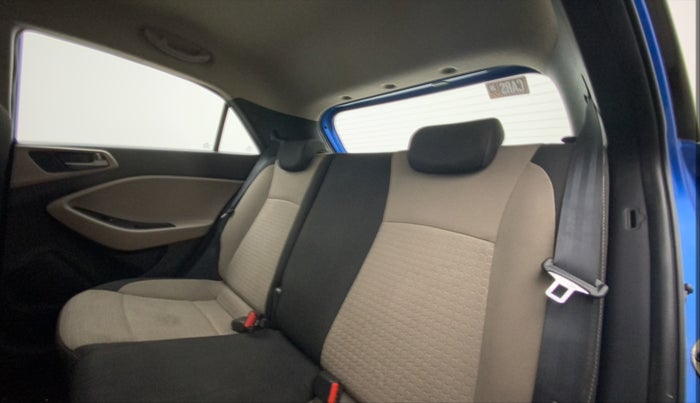2017 Hyundai Elite i20 ASTA 1.2 (O), Petrol, Manual, 81,726 km, Right Side Rear Door Cabin