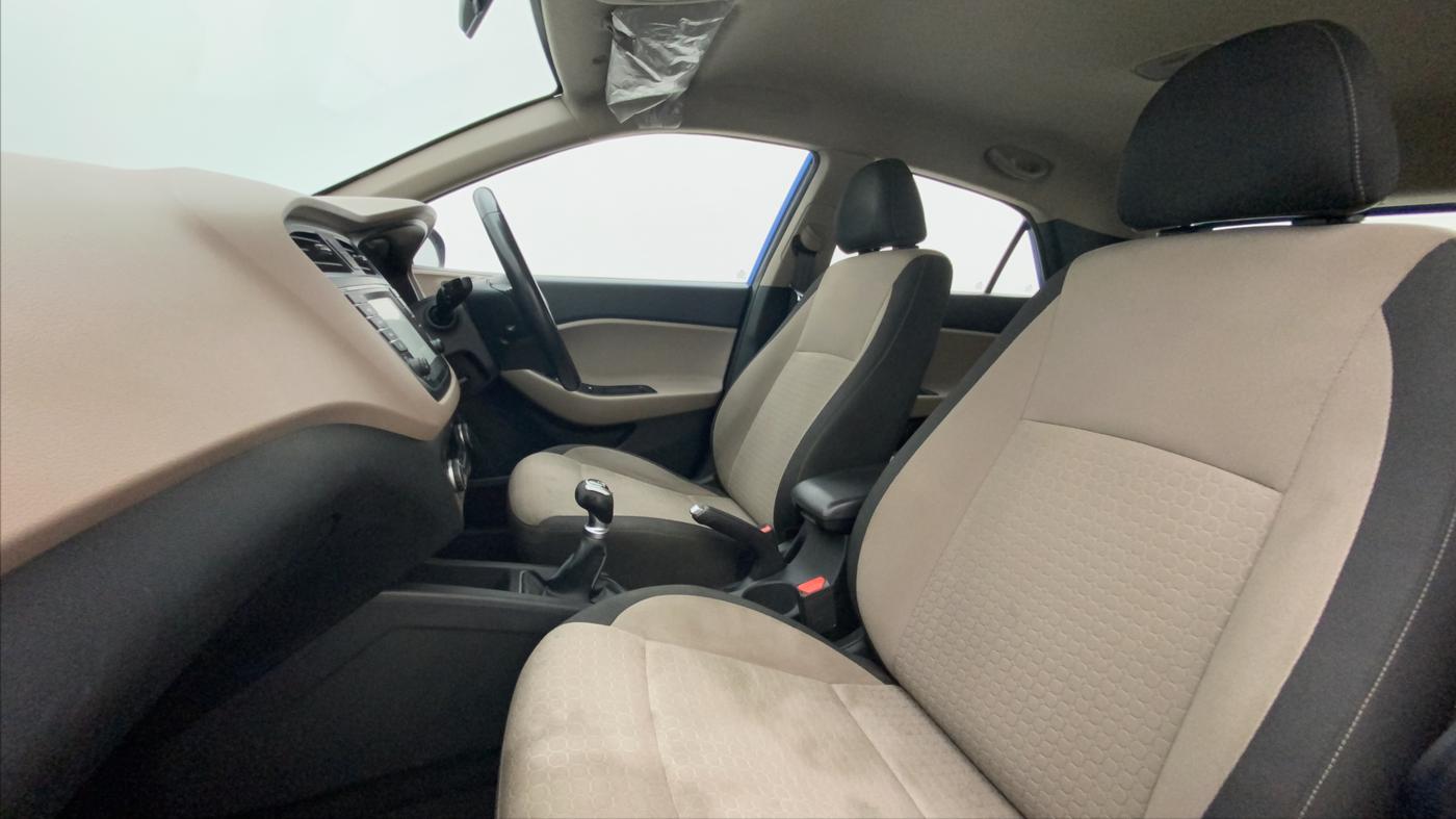 2017 Hyundai Elite i20 ASTA 1.2 (O), Petrol, Manual, 81,726 km, Right Side Front Door Cabin