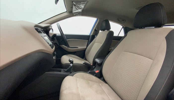 2017 Hyundai Elite i20 ASTA 1.2 (O), Petrol, Manual, 81,726 km, Right Side Front Door Cabin