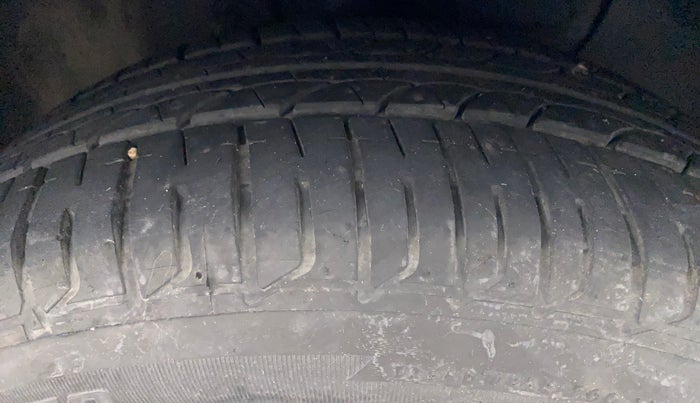 2017 Hyundai Elite i20 ASTA 1.2 (O), Petrol, Manual, 81,726 km, Right Front Tyre Tread