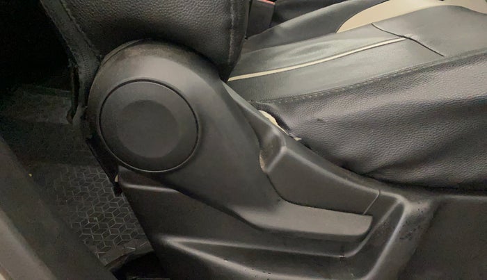 2019 Maruti New Wagon-R LXI CNG 1.0, CNG, Manual, 52,167 km, Driver Side Adjustment Panel