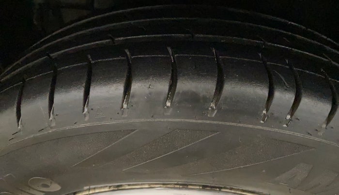 2019 Maruti New Wagon-R LXI CNG 1.0, CNG, Manual, 52,167 km, Left Front Tyre Tread