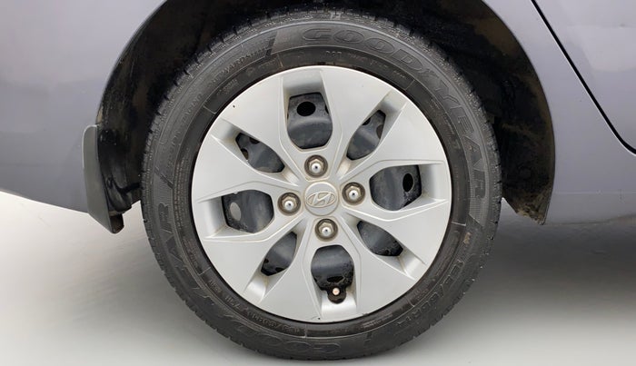 2018 Hyundai Xcent E+, Petrol, Manual, 25,998 km, Right Rear Wheel