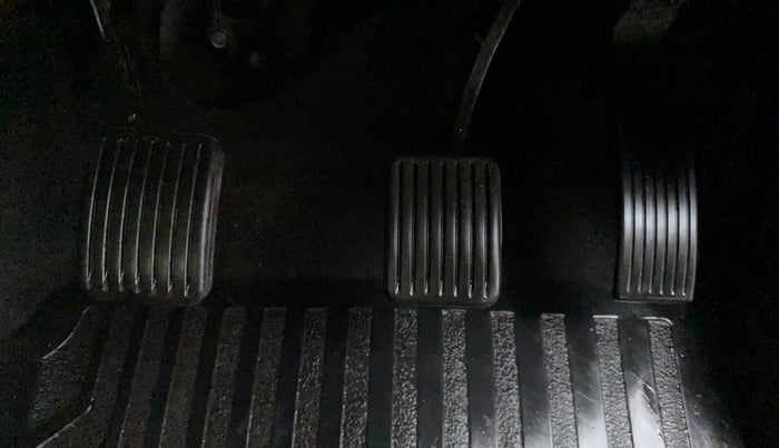 2018 Hyundai Xcent E+, Petrol, Manual, 25,998 km, Pedals