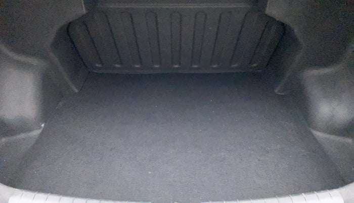 2018 Hyundai Xcent E+, Petrol, Manual, 25,998 km, Boot Inside