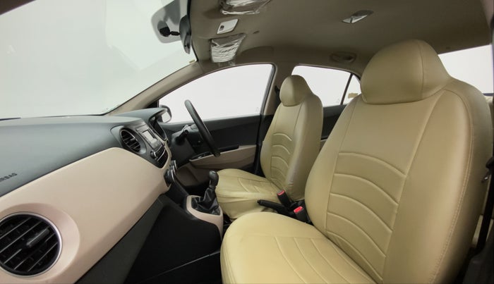 2018 Hyundai Xcent E+, Petrol, Manual, 25,998 km, Right Side Front Door Cabin