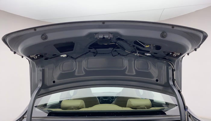 2018 Hyundai Xcent E+, Petrol, Manual, 25,998 km, Boot Door Open