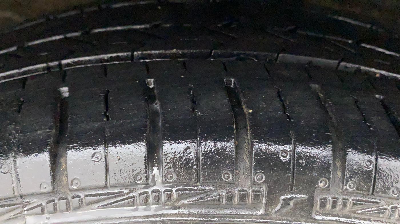 2018 Hyundai Xcent E+, Petrol, Manual, 25,998 km, Right Rear Tyre Tread