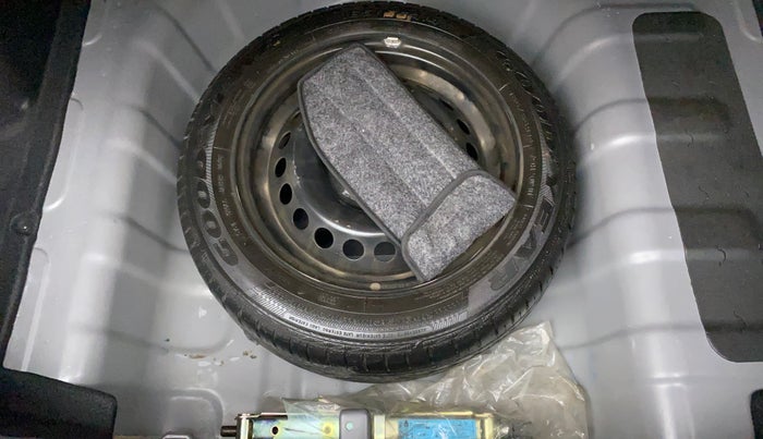 2018 Hyundai Xcent E+, Petrol, Manual, 25,998 km, Spare Tyre