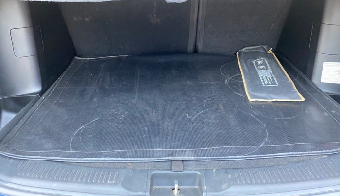 2020 Maruti S Cross ZETA 1.5, Petrol, Manual, 30,516 km, Boot Inside